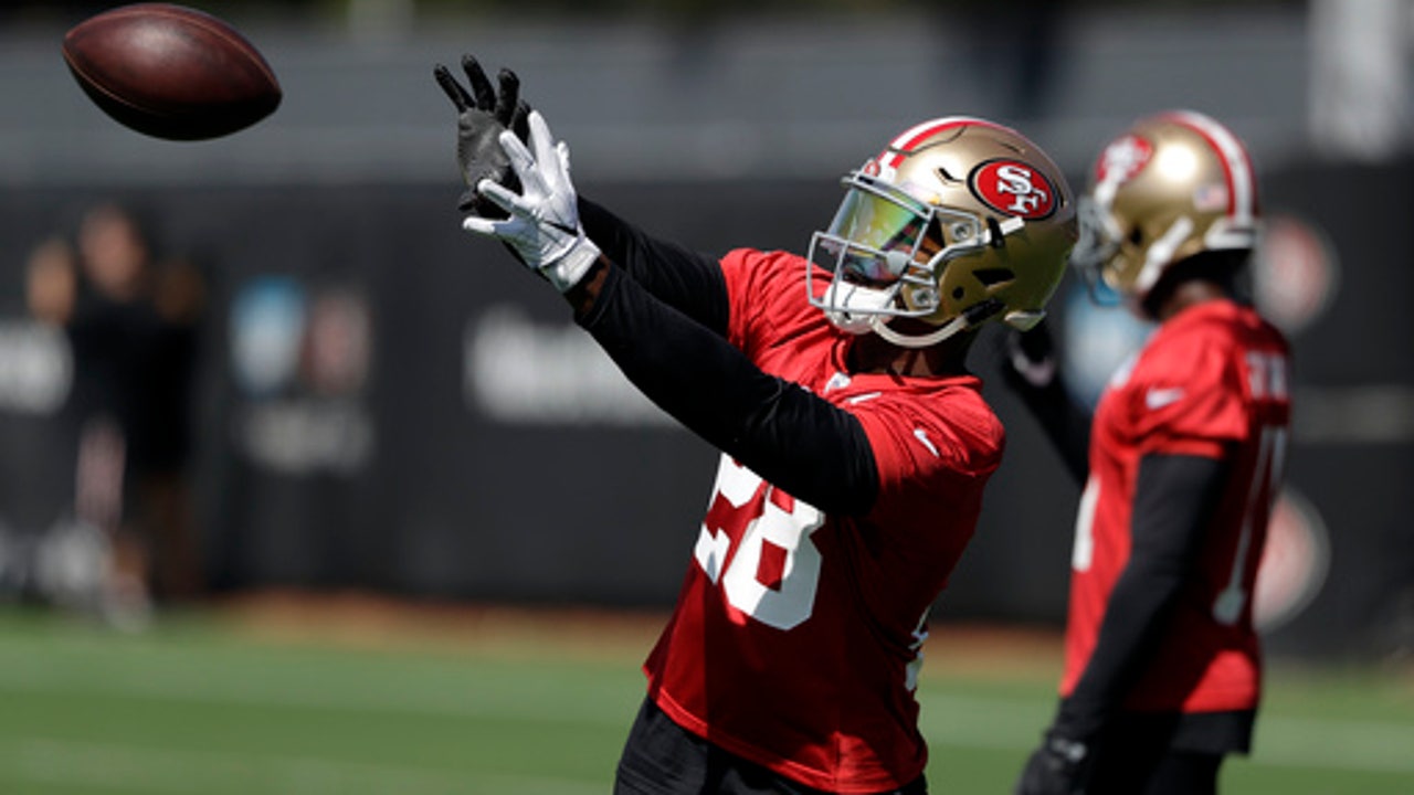 Hyde hopes less weight leads to more yards for 49ers
